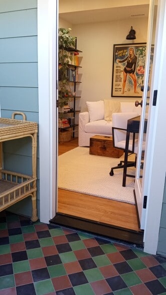 Building Photo - 23 29th Ave