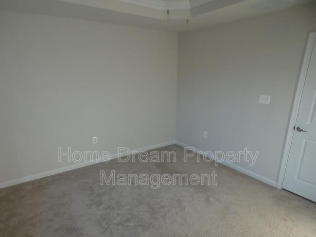 Building Photo - 6304 Crittenden Ln