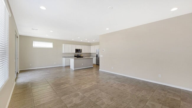 Building Photo - Brand new home!  Convenient to the 303 freeway!