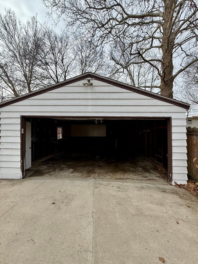 Building Photo - 723 Glendale Ave