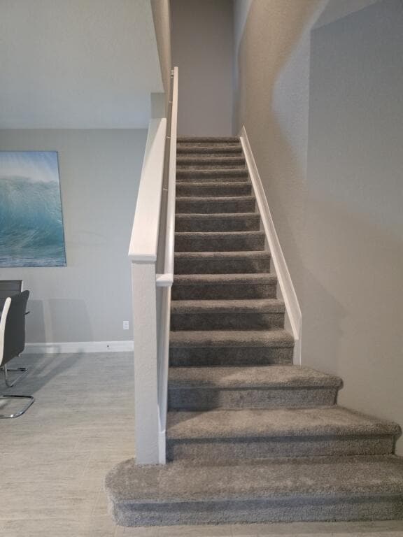 Building Photo - 527 SE Vallarta Dr