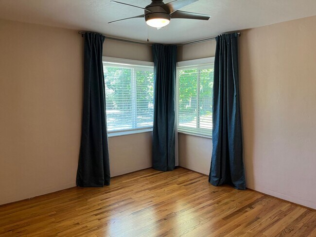 Building Photo - Los Gatos Living Just Minutes from Downtown & New Whole Foods