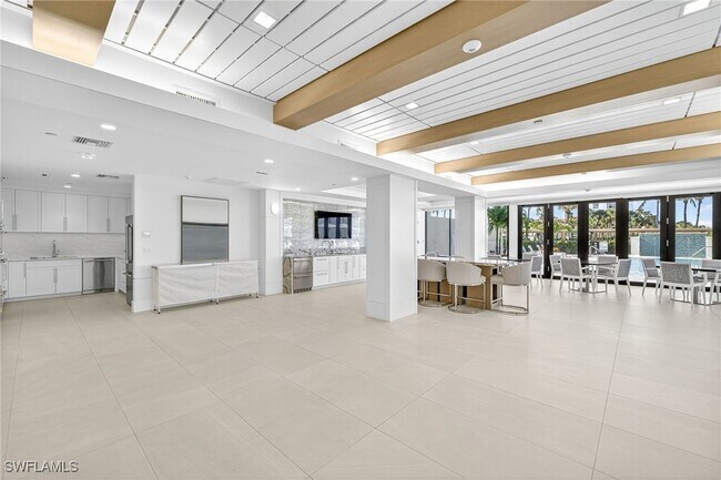 Building Photo - 4001 Gulf Shore Blvd N