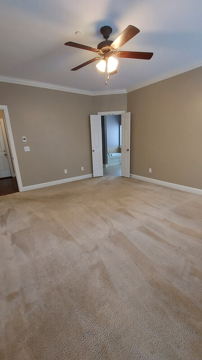 Building Photo - 4596 Sawmill Pl