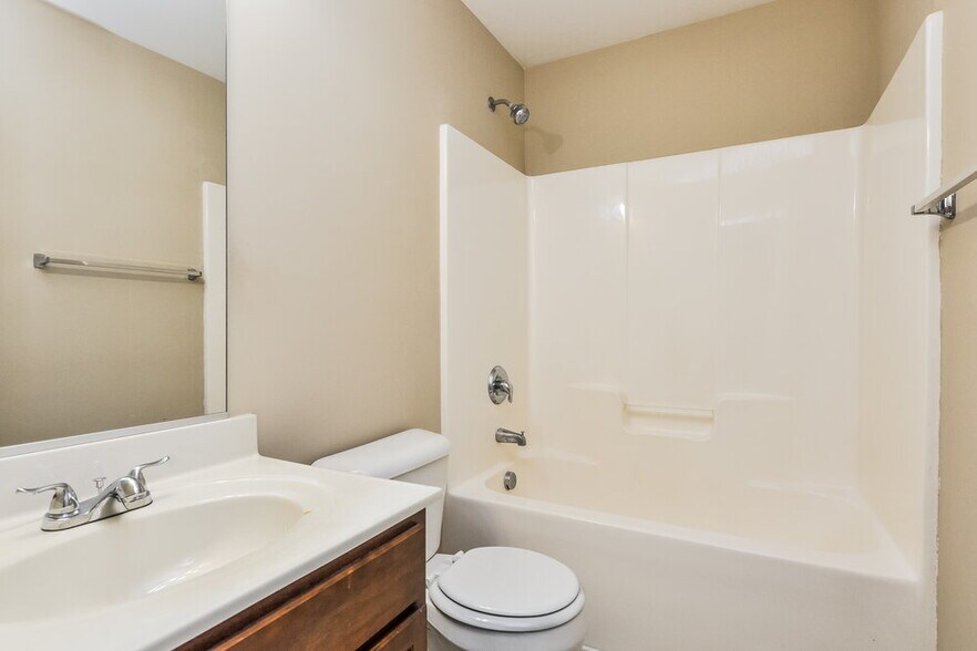Building Photo - 820 Willow Bay Dr