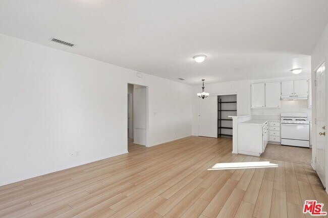 Building Photo - 5429 Troost Ave