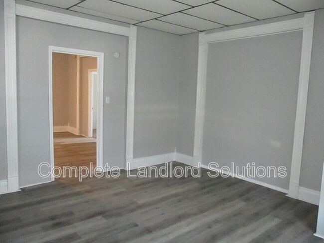 Building Photo - 121 Gilbert Ave