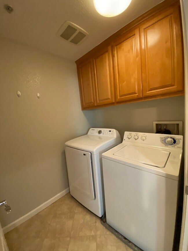 Building Photo - 4057 Crandall Cir