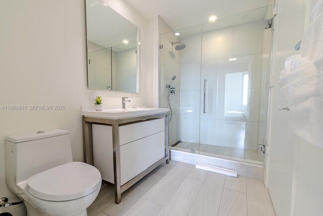 Building Photo - 2000 Metropica Wy