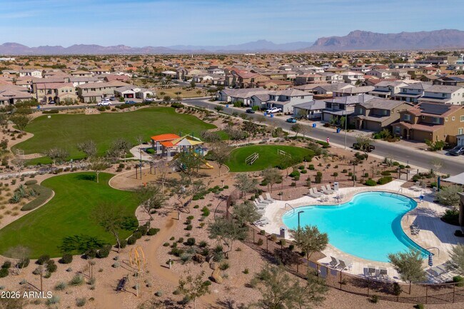 Building Photo - 10812 E Tesla Ave