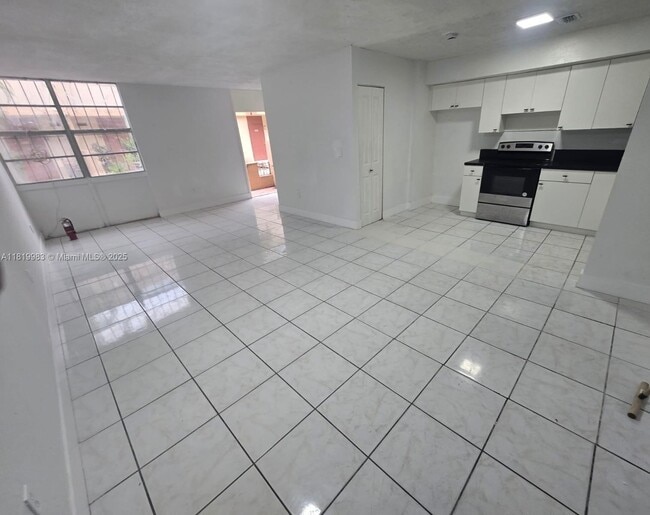 Building Photo - 6011 SW 69th St