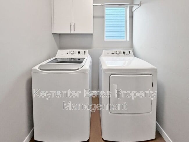 Building Photo - 4072 E Blueberry St