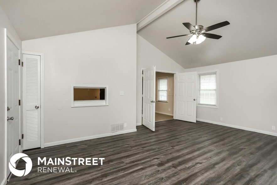 Building Photo - 1529 Corinth Dr