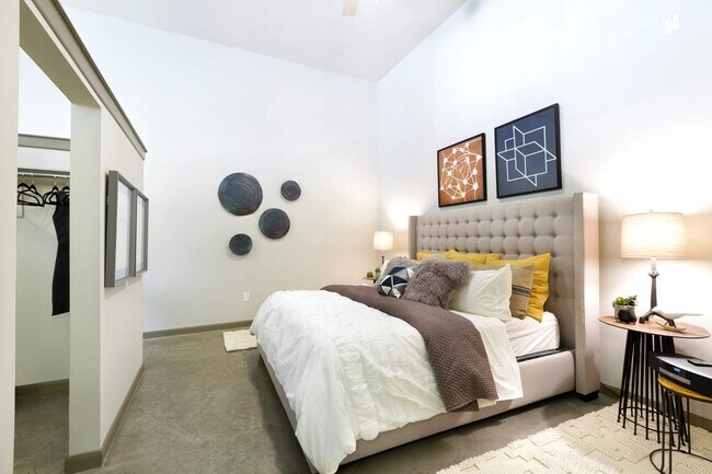 Building Photo - Wondrous 1 BR Apt Available For Rent