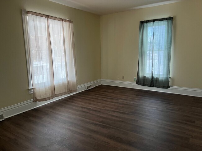 Building Photo - 438 Locust St