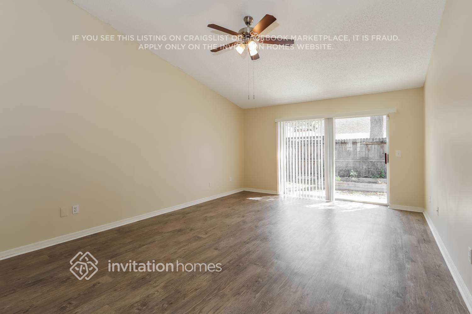Building Photo - 4004 Fontana Pl
