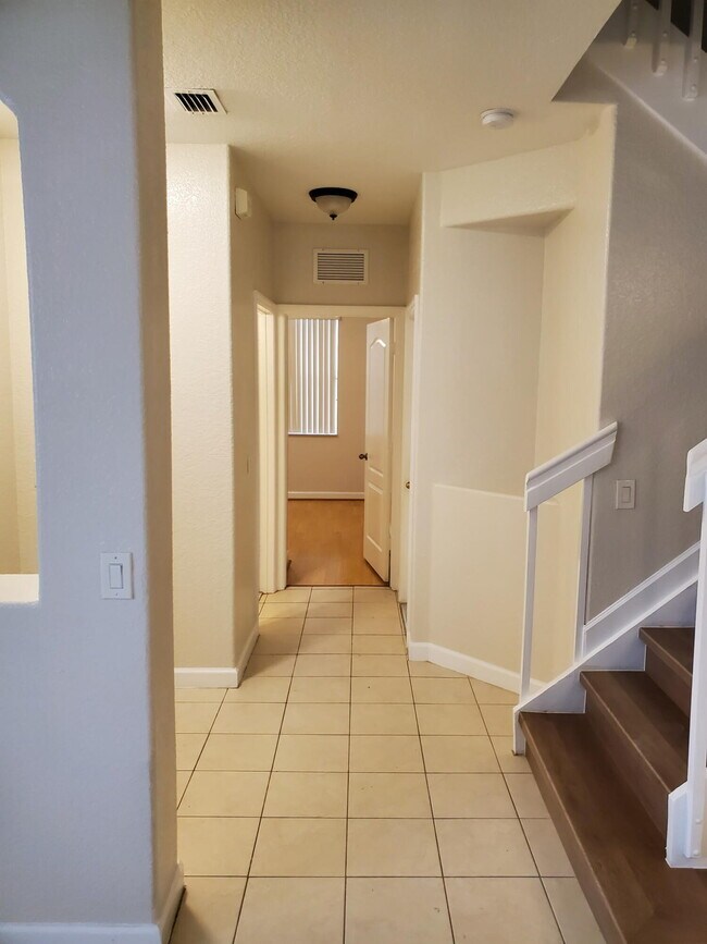 Building Photo - 2286 Shoma Dr