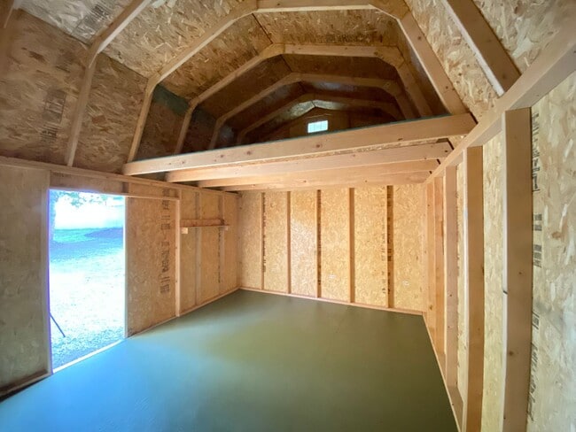 Building Photo - Country House w/ 2 Bedroom + Den - Washer, Dryer, Storage Shed & Plentiful Parking!