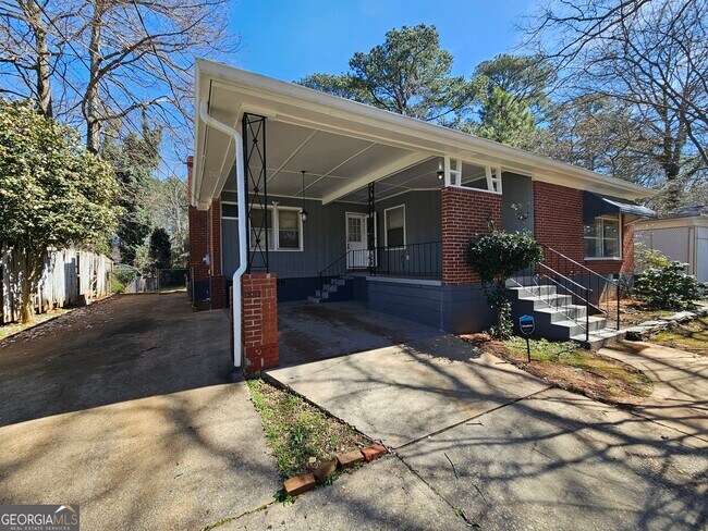 Building Photo - 2654 Plantation Dr