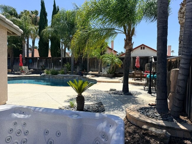 Building Photo - 4 Bedroom Pool House for rent in South Temecula