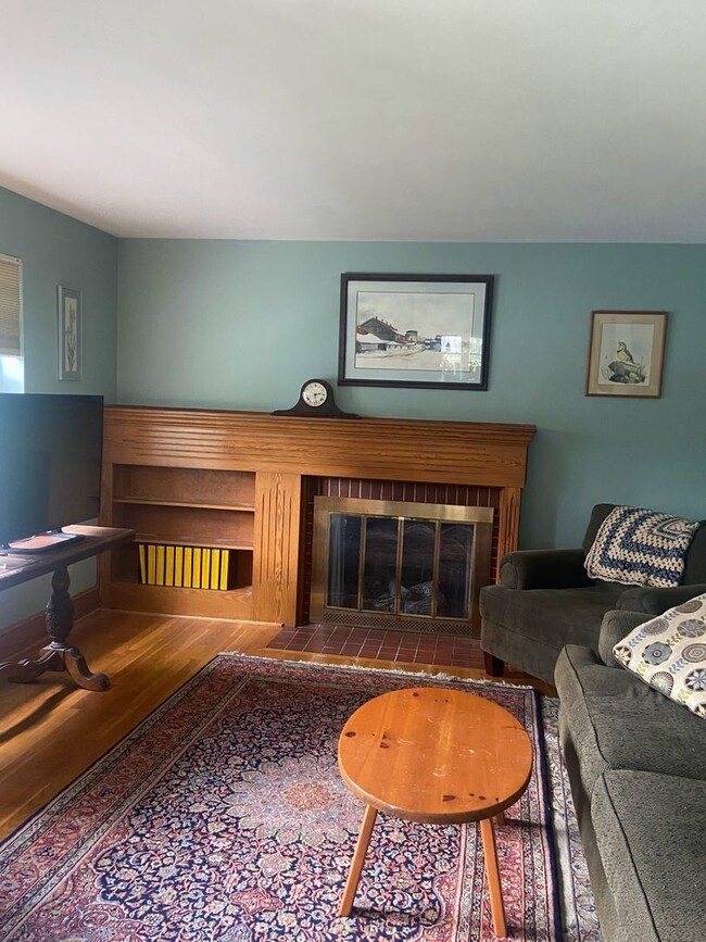 Building Photo - Beautiful 3 Bedroom / 2 Bathroom Home – Marion, VA – $1,600/Month