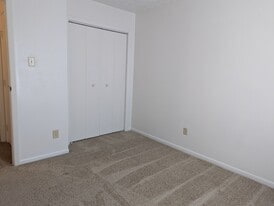 Building Photo - 8049 Pippin Rd