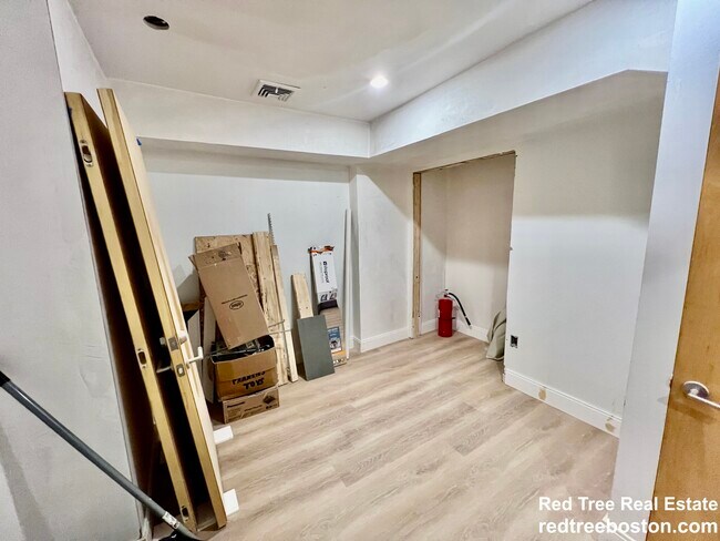 Building Photo - 1607 Tremont St