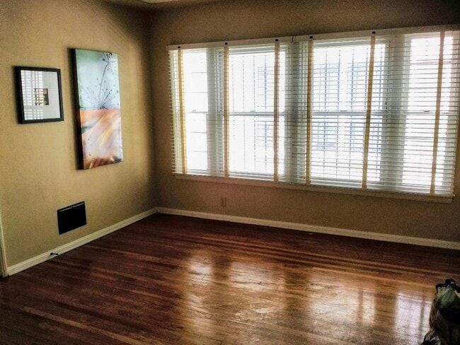 living room - 3010 W Martin Luther King Jr Blvd