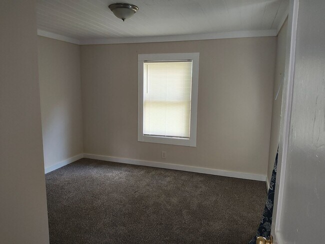Building Photo - 2 Bedrooms, 1 Bathroom - House in Rome!