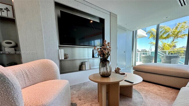 Building Photo - 9201 E Bay Harbor Dr