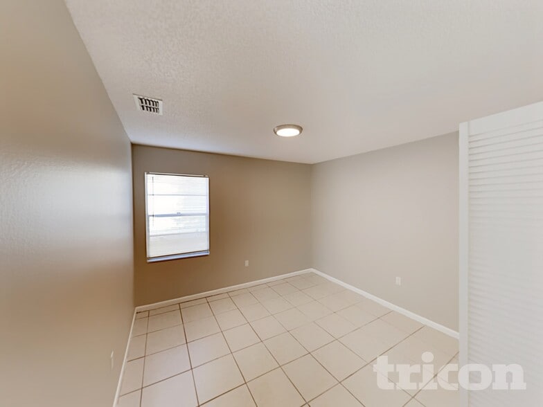 Building Photo - 4128 Sunny Land Dr