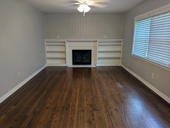 Building Photo - 1512 Sunset Ln