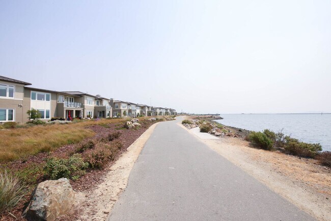 Building Photo - Enjoy Bay Views And Trails In This Newer Modern 3 Bedroom Home