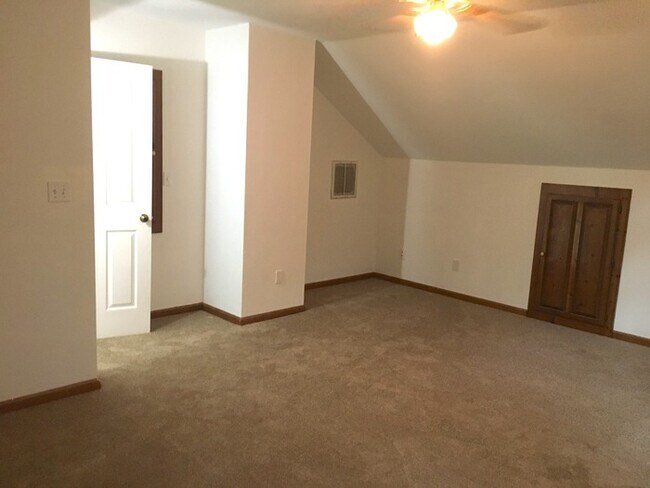 Building Photo - **Beautiful Ranch Home in Etheridge Manor**