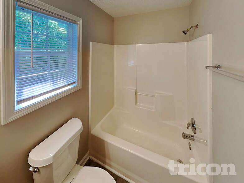 Building Photo - 37 Abbotsford Dr