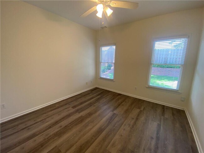 Building Photo - 805 Doe Hill Ln