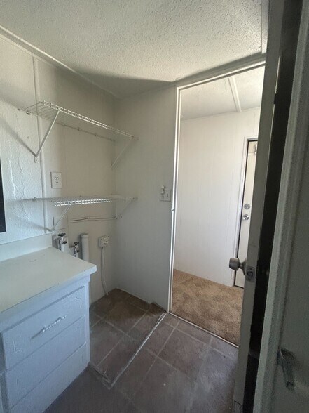 Building Photo - 3601 E Wyoming Ave