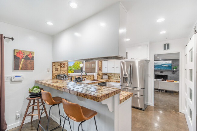 Kitchen - 22349 Vanowen St