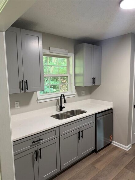 Building Photo - 1286 N Lea Ct SE