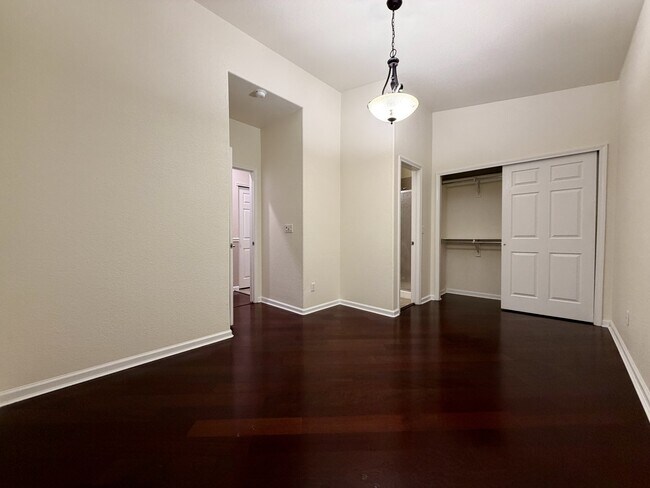 Building Photo - 653 Millet Cir