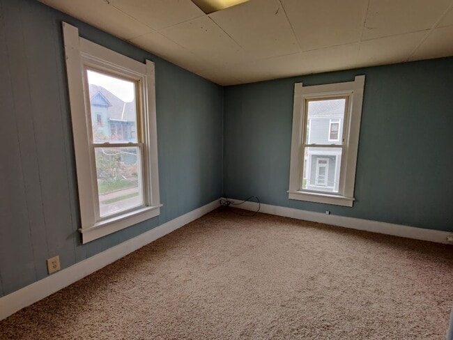 Building Photo - 116 -3 N Tompkins