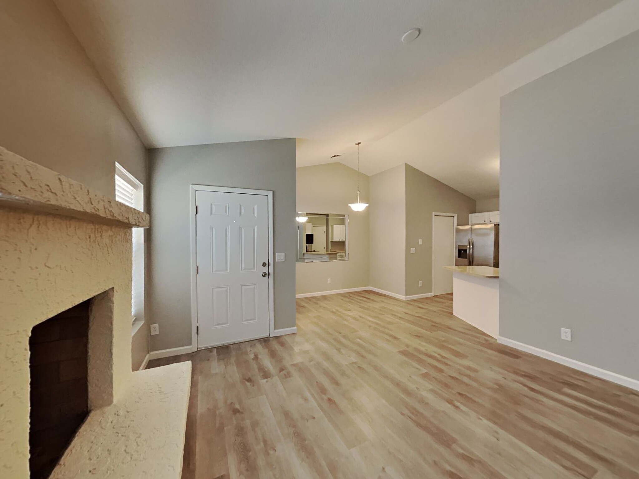 Building Photo - 7303 W Shaw Butte Dr