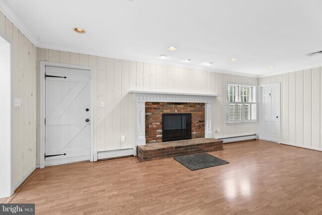 Building Photo - 9102 Volunteer Dr