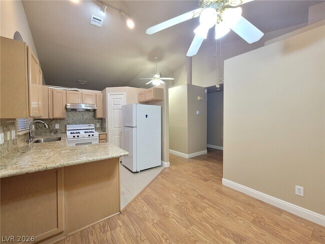 Building Photo - 8217 Broward Ln