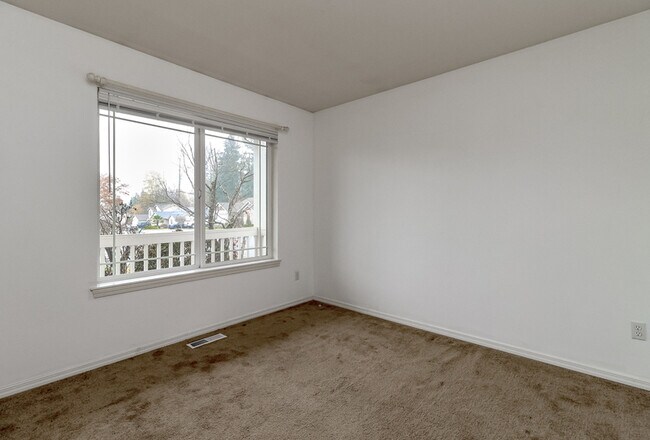 Building Photo - 12805 169th St Ct E