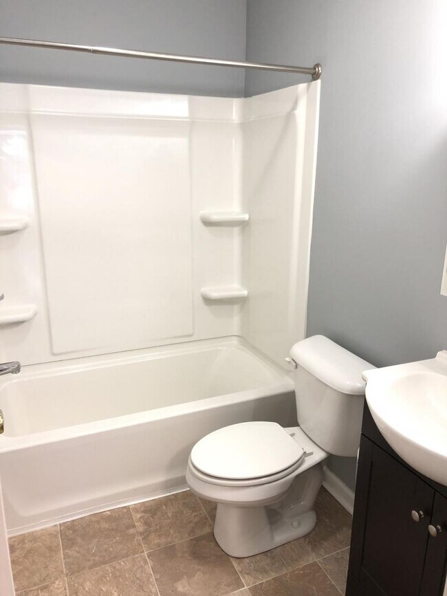 Building Photo - 2 Bedroom, 1 Bathroom home close to Downtown Nicholasville!