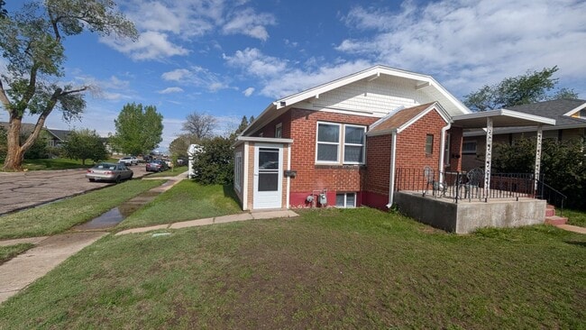 Building Photo - 3621 House Ave