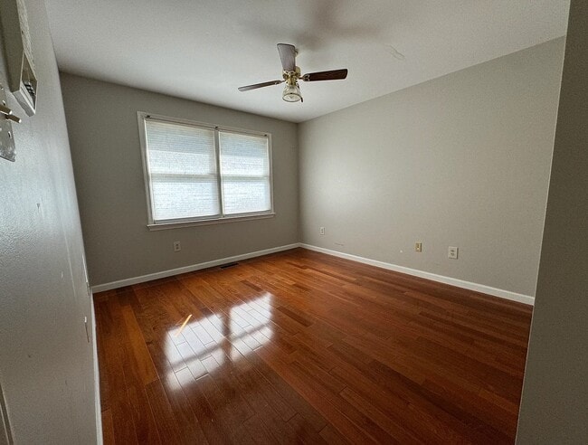 Building Photo - 9085 Golden Sunset Ln