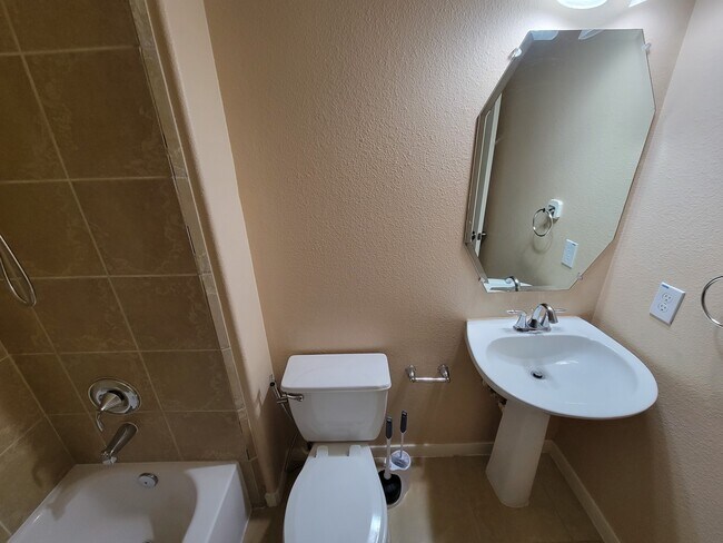 Building Photo - 20931 Flower Croft Ct