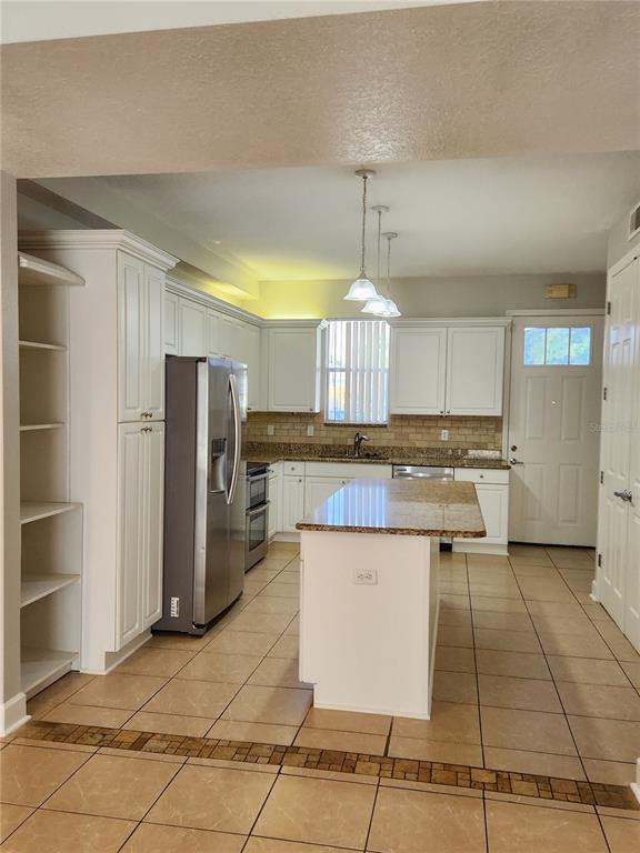 Building Photo - 615 Founders Dr